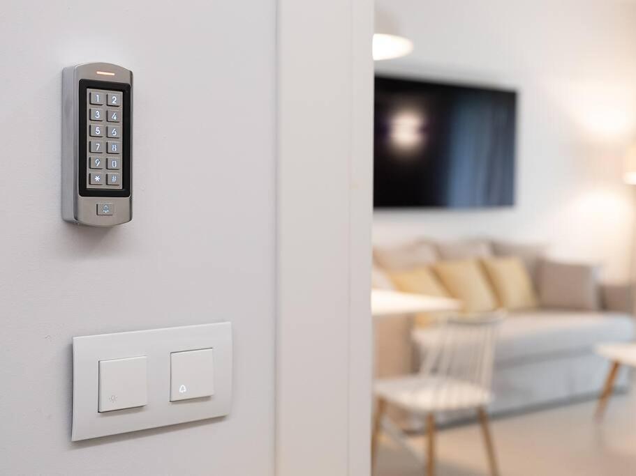 Electra Luxury Apartment At The Heraklion Center Exterior photo
