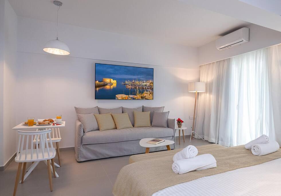 Electra Luxury Apartment At The Heraklion Center Exterior photo
